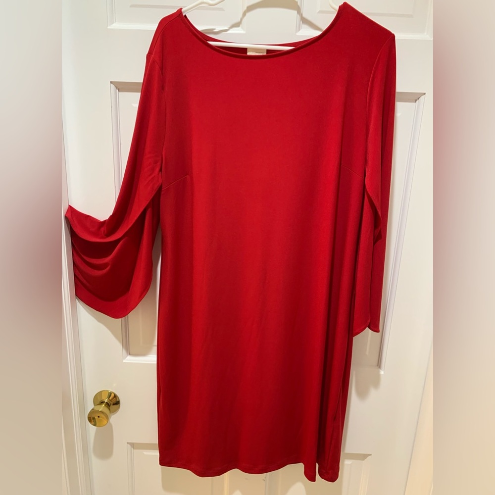 Chico’s dress. Size 2 (similar to a traditional size 12). Available in 3 colors.